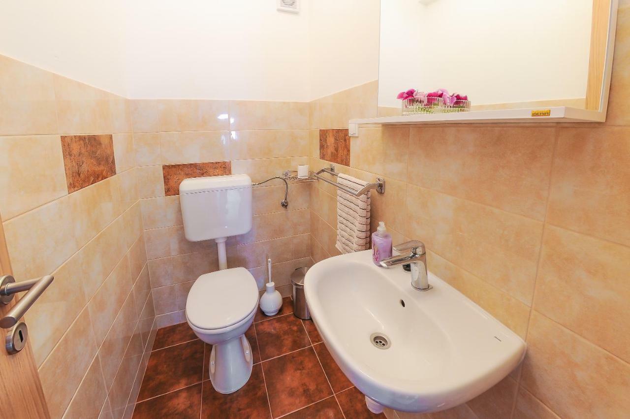 Apartment Petar Kastela Luaran gambar